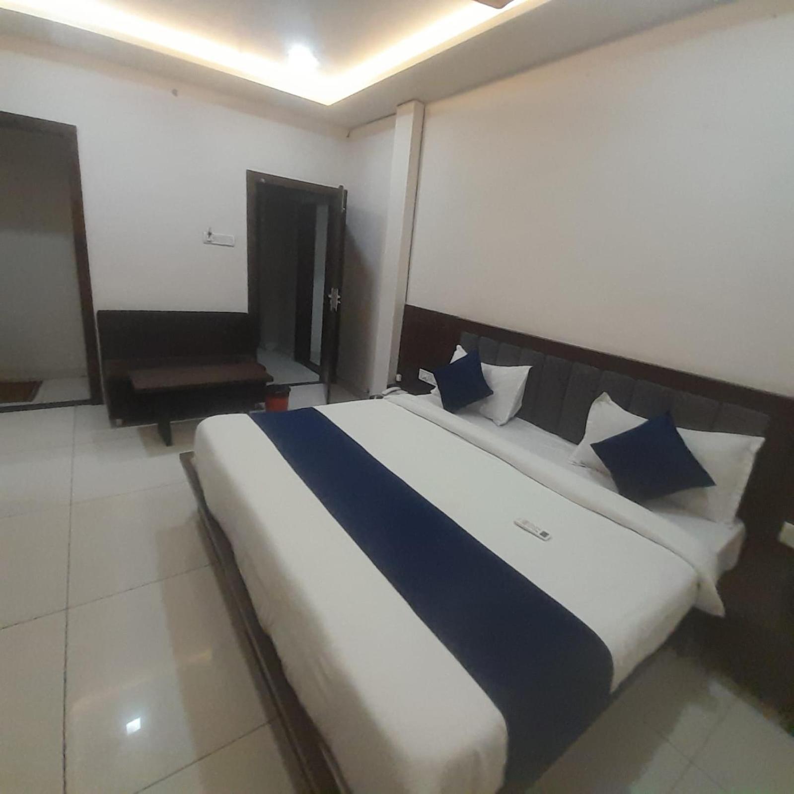 Coral Hotel 2*